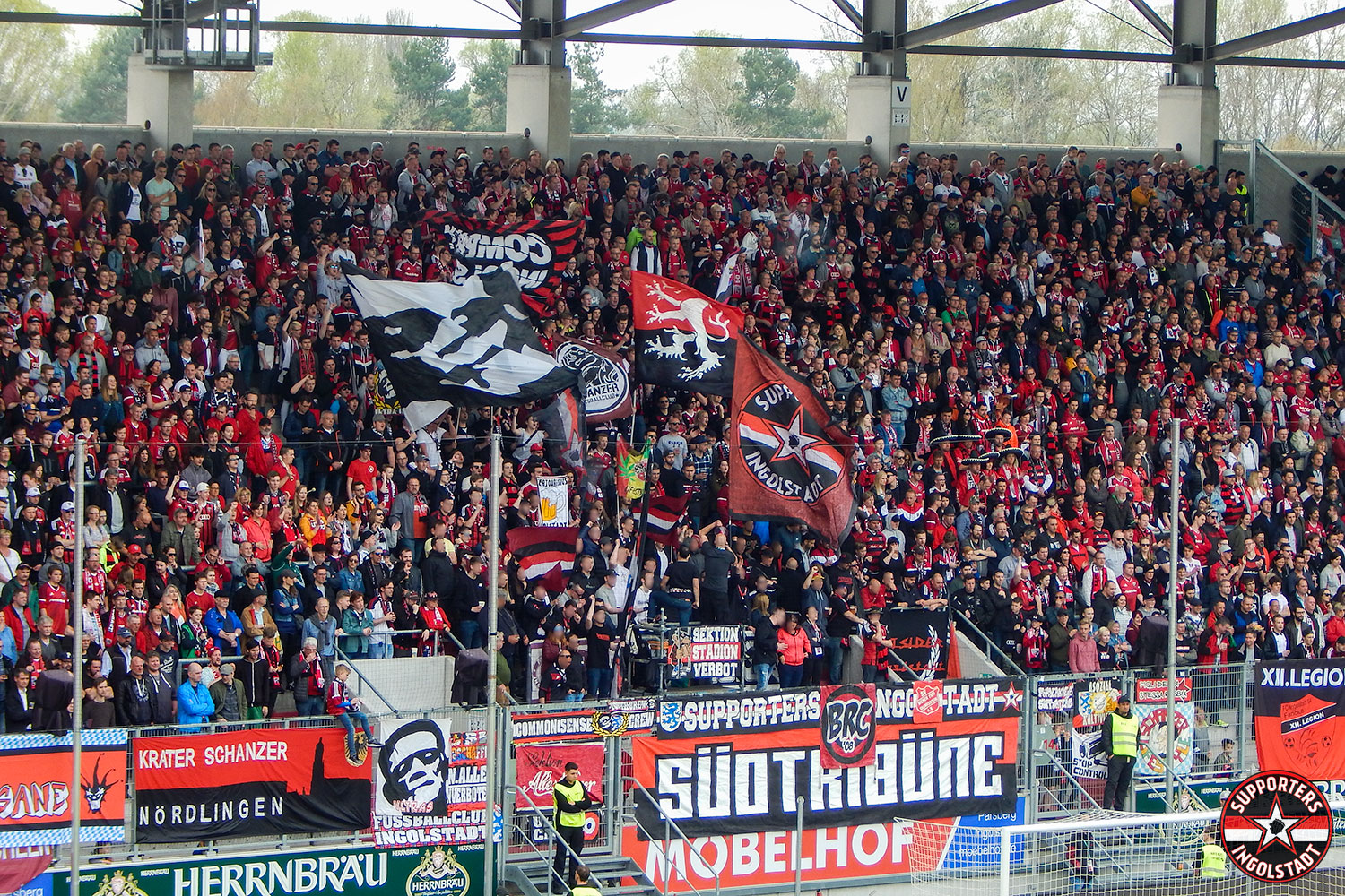 FC Ingolstadt - 1. FC Nürnberg 15.04.2018 fci fcn supporters ingolstadt südtribüne ultras fans fußball