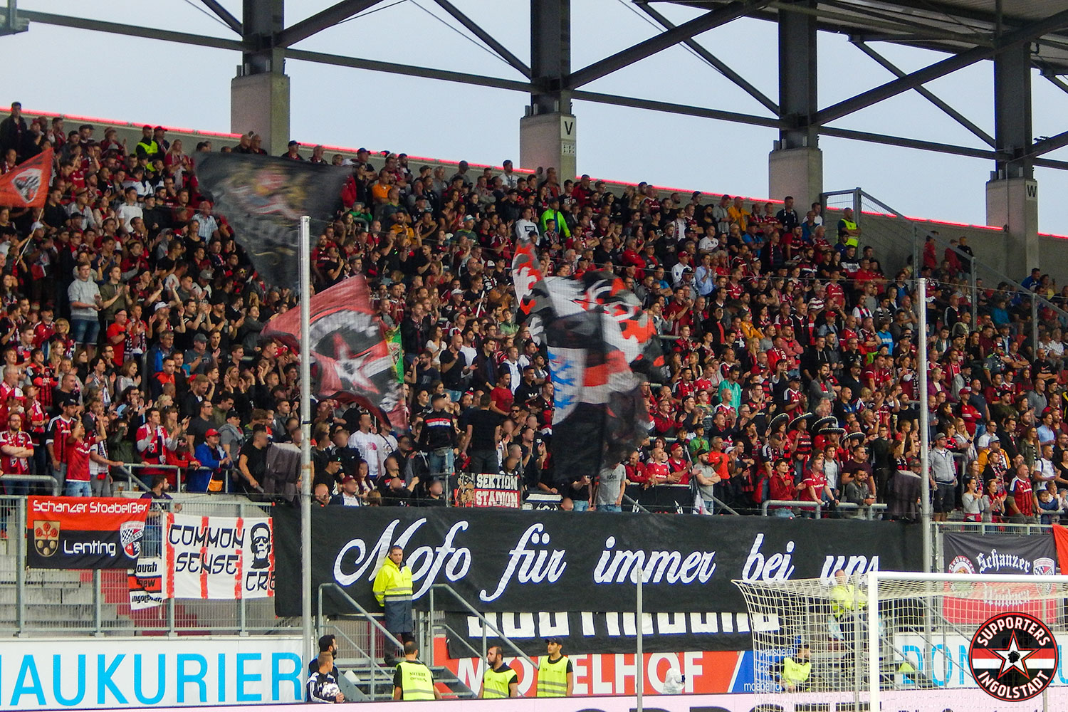 FC Ingolstadt – FC St. Pauli 21.09.2018 fci fcsp supporters ingolstadt südtribüne ultras fans fußball mofo